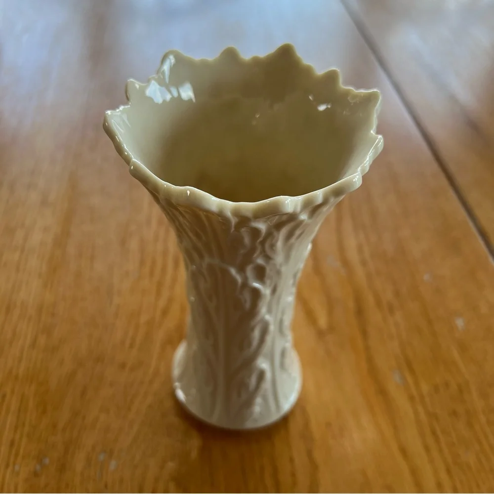 Vintage Lenox Woodland Collection Cream Vase Embossed Acanthus Leaves